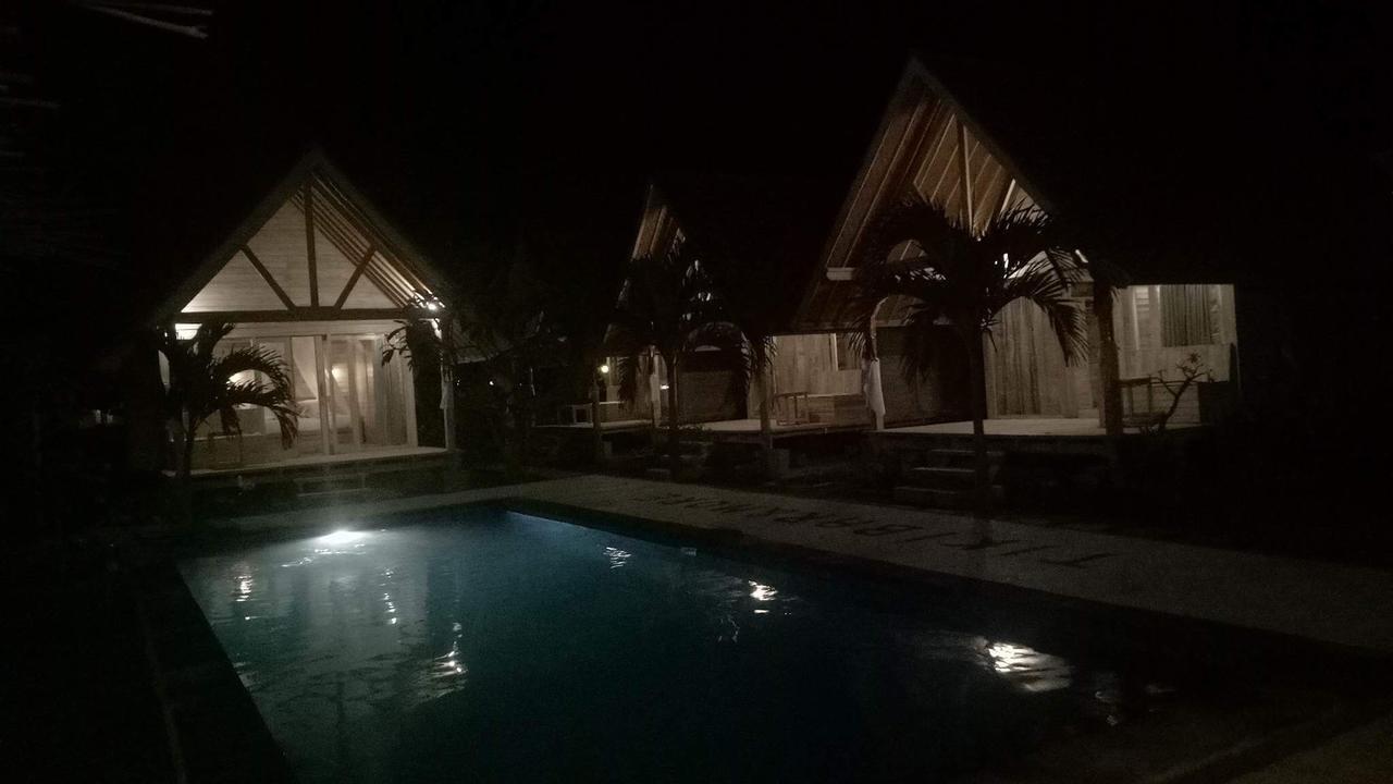 Tiki Bar And More Нуса-Лембонган Экстерьер фото