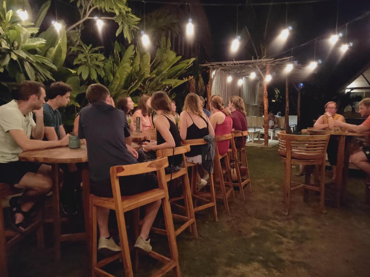 Tiki Bar And More Нуса-Лембонган Экстерьер фото